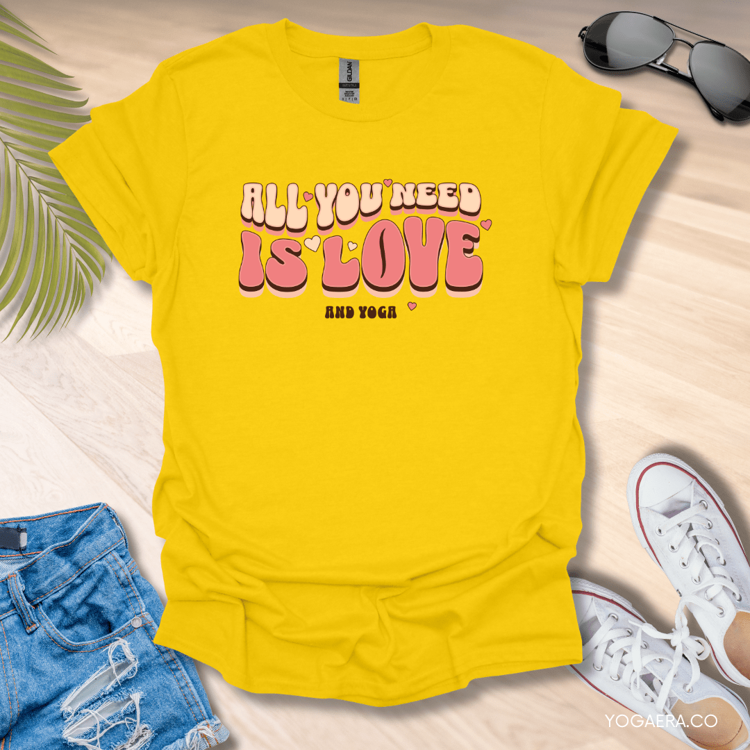 All You Need is Love and Yoga Tee Daisy / S T-Shirt Yoga Era