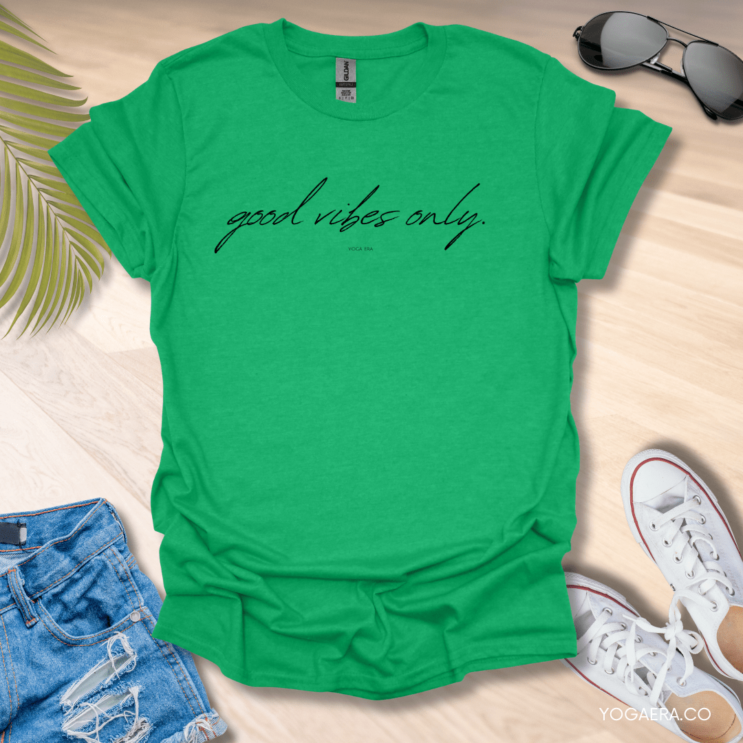 Minimalist Good Vibes Only Tee Heather Irish Green / S T-Shirt Yoga Era