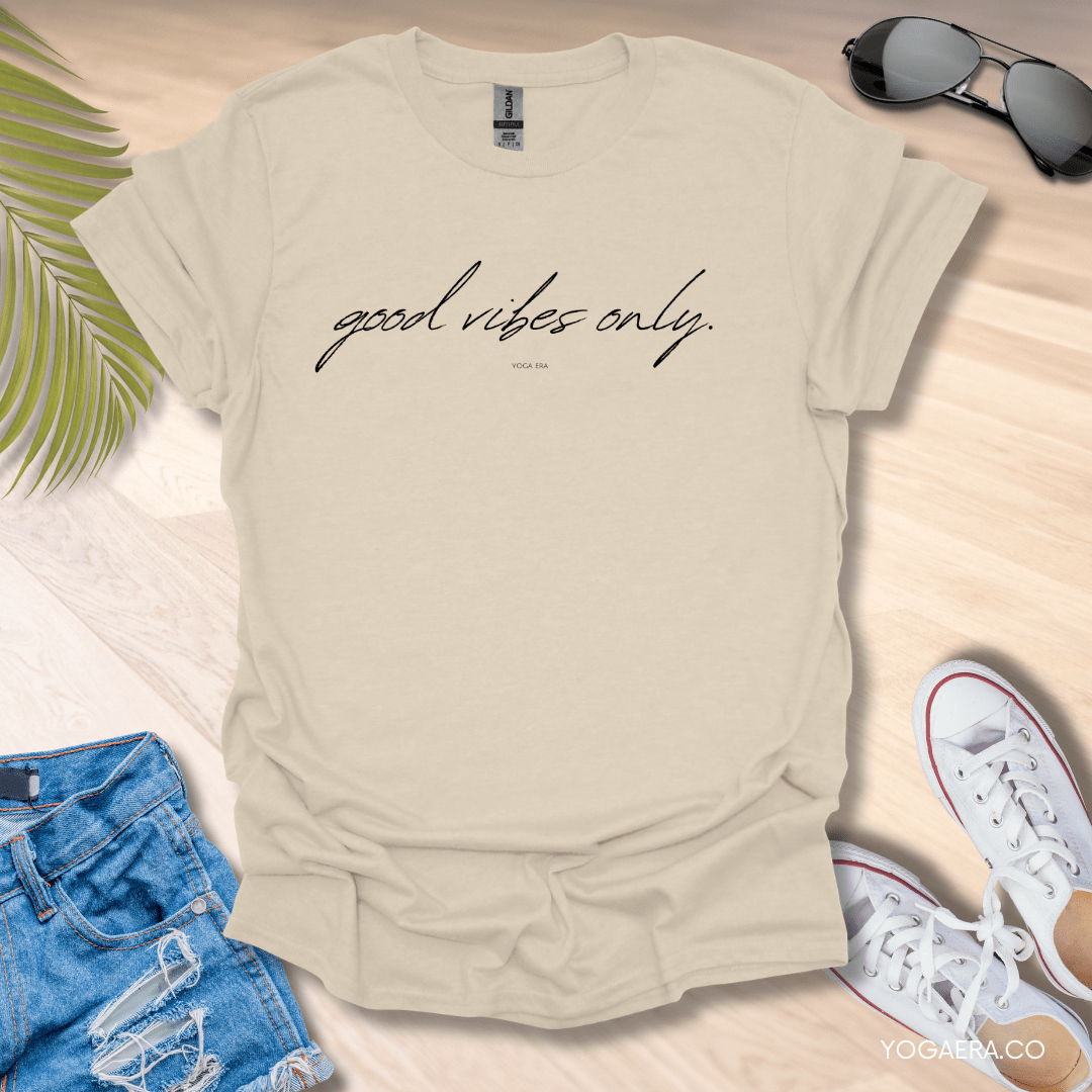 Minimalist Good Vibes Only Tee Natural / S T-Shirt Yoga Era